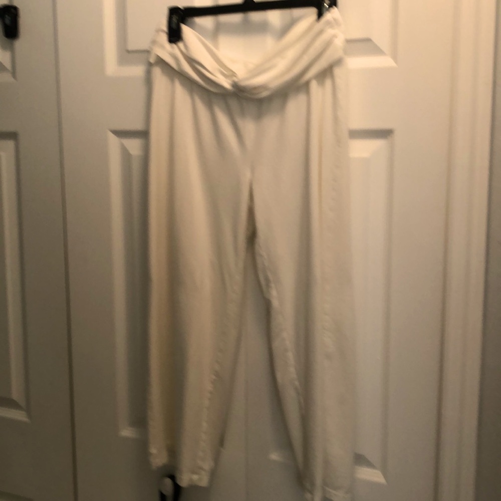 Off white Boston Proper crops